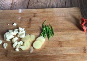 备好葱姜蒜