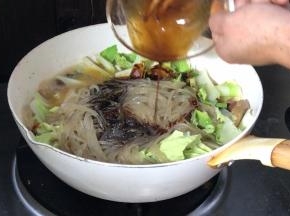 倒入料汁拌匀