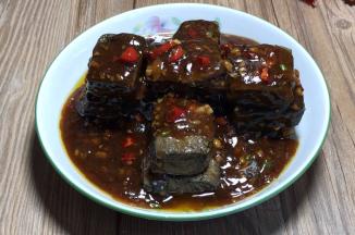 浇在臭干子上面