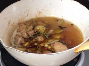 加入适量热水