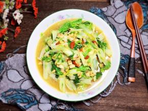 一道美味的瓜子仁炝白菜就做好了