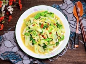 一道美味的瓜子仁炝白菜就做好了