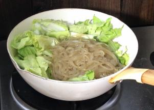 加入白菜和粉条