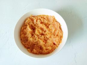 用筷子搅拌均匀。