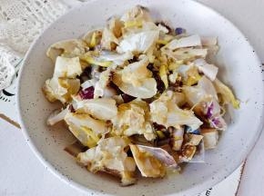 下饭菜必备款，螃蟹肉质饱满，吃起来别提多开胃了！