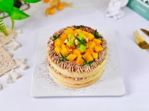 宝贝的生日蛋糕。