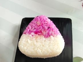 倒扣过来，就很轻松的脱模了！