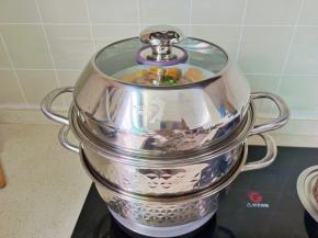 盖上盖子蒸半小时左右。