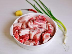 准备食材。