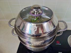 盖子盖子蒸12分钟即可【茄子熟了可以提前拿出来】