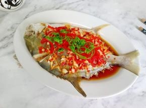 鱼肉鲜嫩多汁，汤汁拌饭也很好吃！