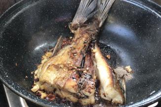 加入香醋、老抽到和胡椒粉拌匀