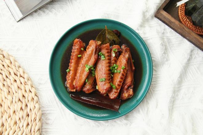秋日滋补去燥，超入味的红烧鸭翅