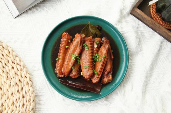 秋日滋补去燥，超入味的红烧鸭翅