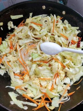 加入一勺盐调味！