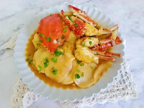 看看今天的螃蟹好肥。