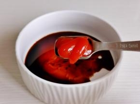 1勺番茄酱。