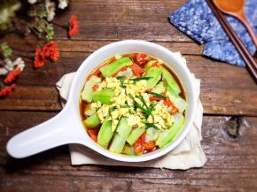 一道美味的凉拌丝瓜就做好了