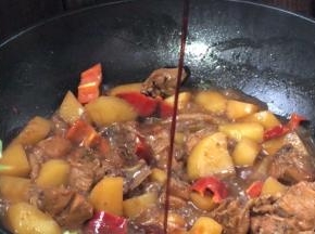 淋入生抽拌匀