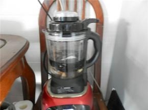 通电源，选择“豆浆”功能，点按启动键。