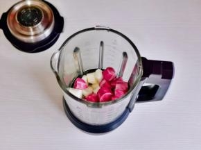 放入破壁机中。