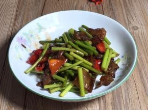 出锅装盘