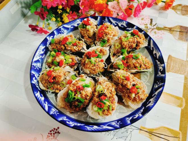 蒜蓉粉丝蒸生蚝
