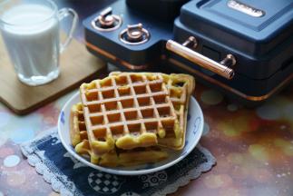 配上一杯牛奶，这早餐十五分钟都不用，就可以让家人吃上。