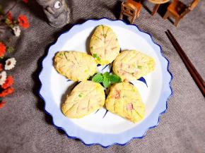 一道美味的叶子豆渣饼就做好了
