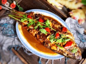 一道美味的子姜烧全鱼就做好了