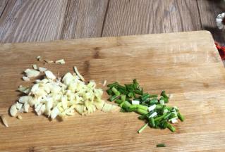 备好葱姜蒜