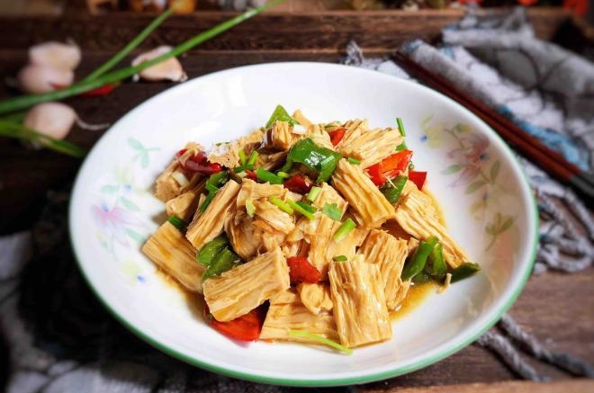 辣椒炒腐竹