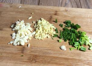 备好葱姜蒜