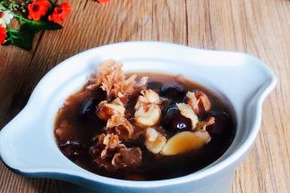 出锅装入容器中