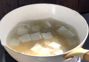 大火煮沸，继续煮3分钟