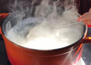 大火煮沸，期间经常搅拌，转小火煮1小时