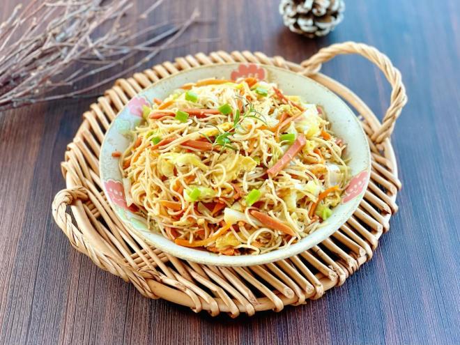 秒杀路边摊的炒粉干，做法简单，料多味足，好吃又管饱