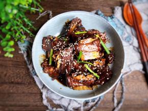 一道美味的照烧牛排骨就做好了