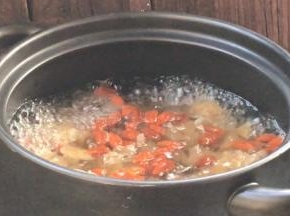 继续炖煮10分钟
