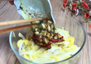 加入调好的料汁，拌匀