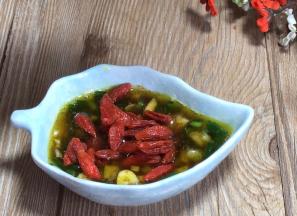 加入枸杞，拌匀备用