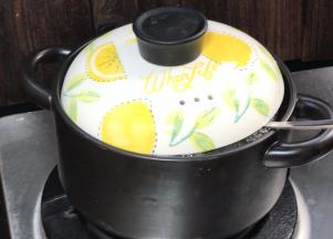 盖上锅盖，继续炖煮20分钟左右