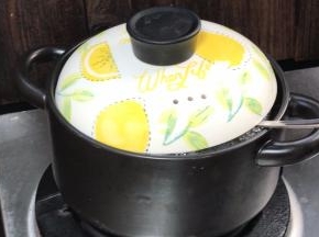 盖上锅盖，继续炖煮20分钟左右