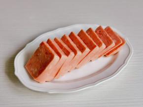 午餐肉切片。