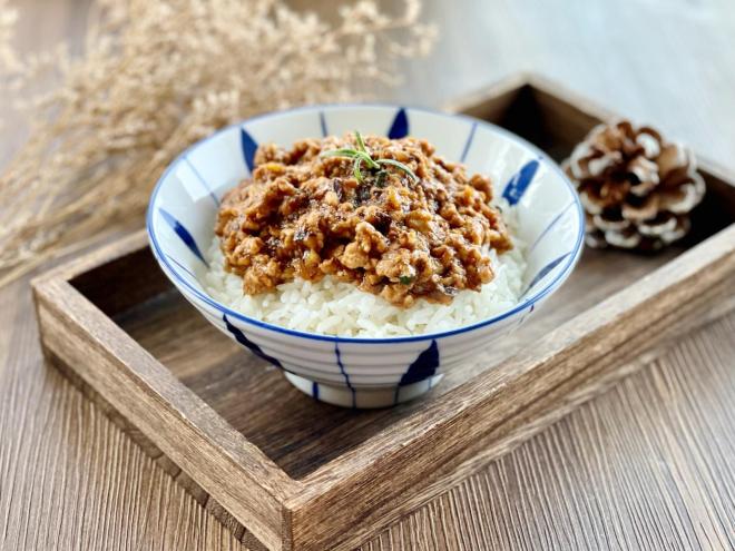 好吃到爆炸的香菇炸酱，干饭人必备，拌饭拌面都好吃