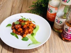 出锅装盘，用自己的方式装饰一下