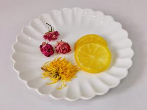 玫瑰菊花柠檬茶。
