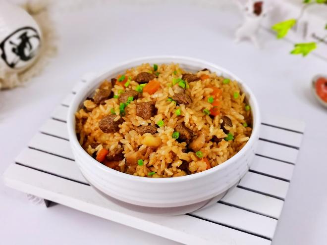 牛肉焖饭