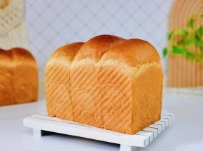 全家人都喜欢的吐司，几天就要做一次。