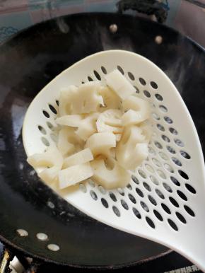 捞出沥干水分！